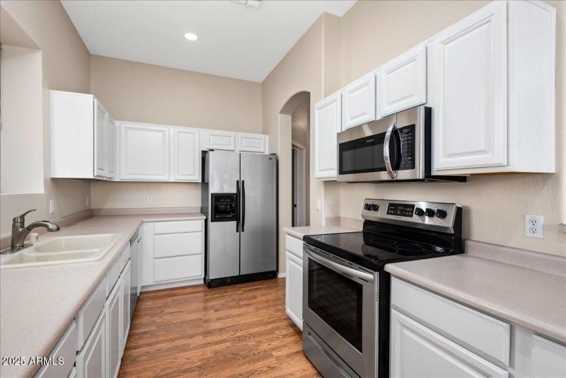 14-24225 North 39th Avenue 14