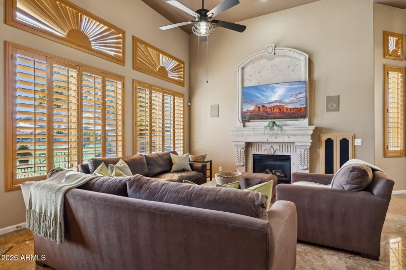 23-web-or-mls-5819-w-abraham-ln