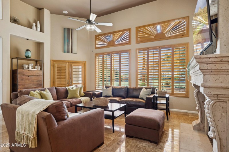 24-web-or-mls-5819-w-abraham-ln