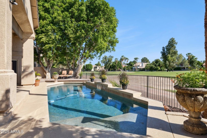 49-web-or-mls-5819-w-abraham-ln