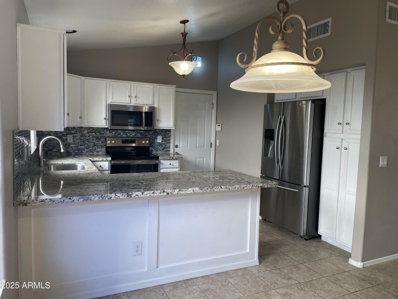 20250930_234041093_iOS_11