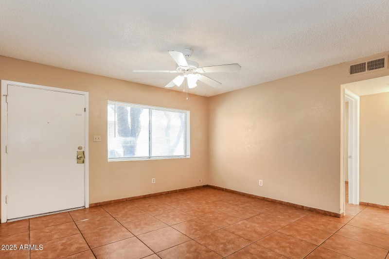 5-photo-Living-Room-c8c19861-841a-47df-8