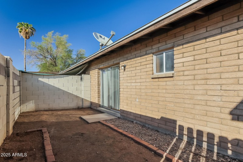 16-photo-Rear-View-9b57a2a4-0e43-447f-a5