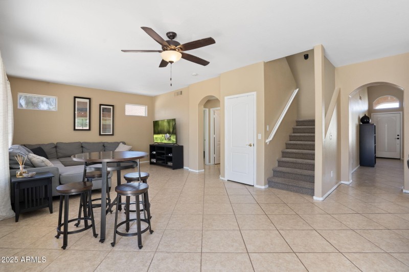 12-web-or-mls-QVB01917