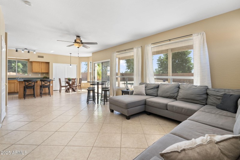 14-web-or-mls-QVB01924