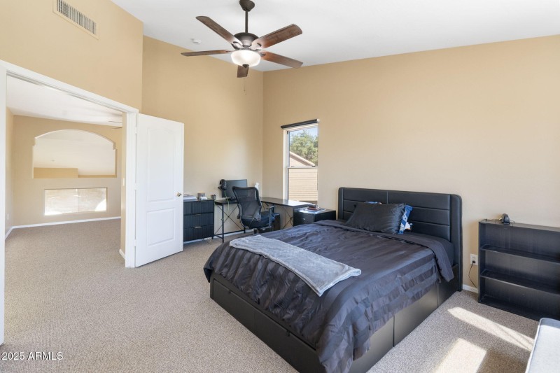 31-web-or-mls-QVB01981