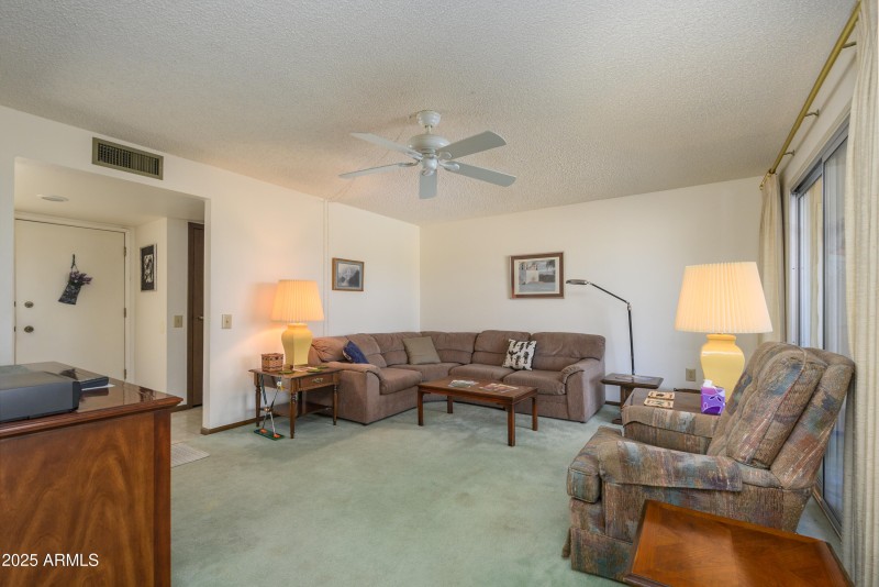 GREAT RM LIVING AREA