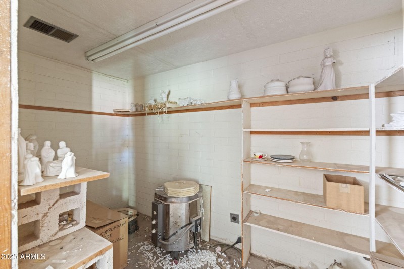 Front House Ceramic Studio / Storage