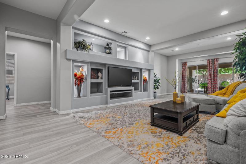 7-web-or-mls-9238 W Buckhorn Trail Revis