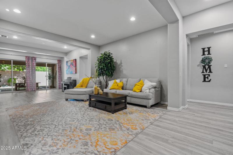 8-web-or-mls-9238 W Buckhorn Trail Revis