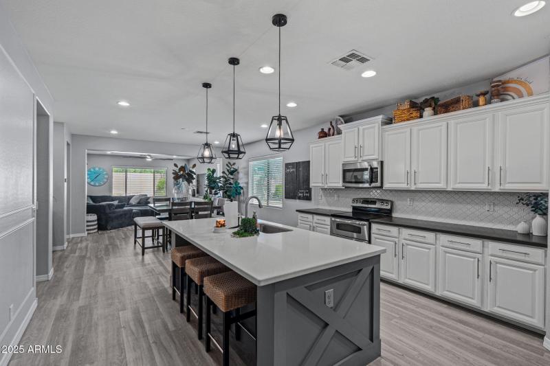 22-web-or-mls-9238 W Buckhorn Trail Revi