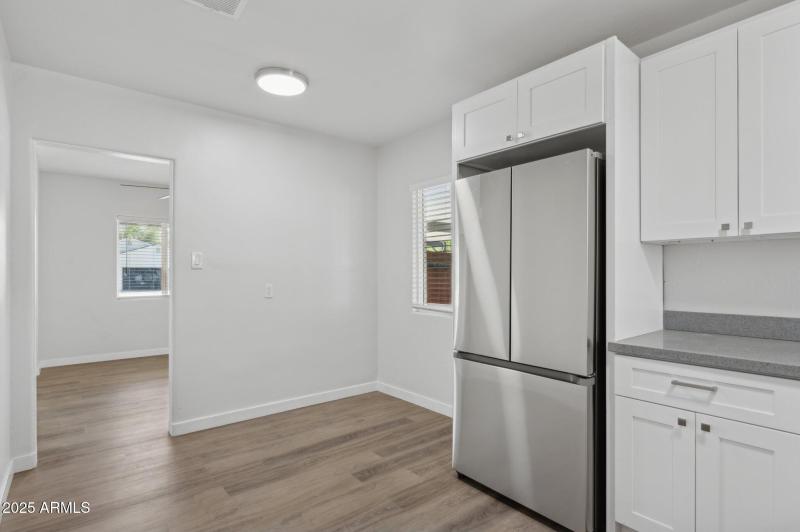 9-web-or-mls-2310-e-amelia-ave