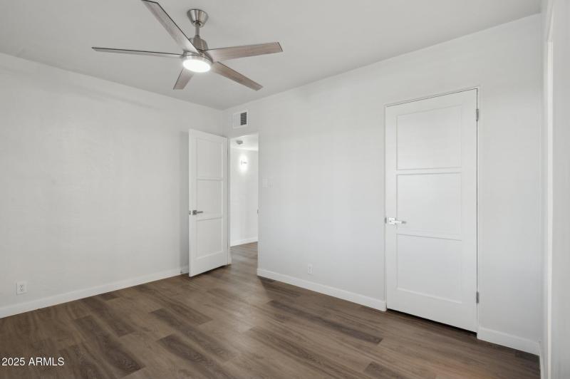 15-web-or-mls-2310-e-amelia-ave