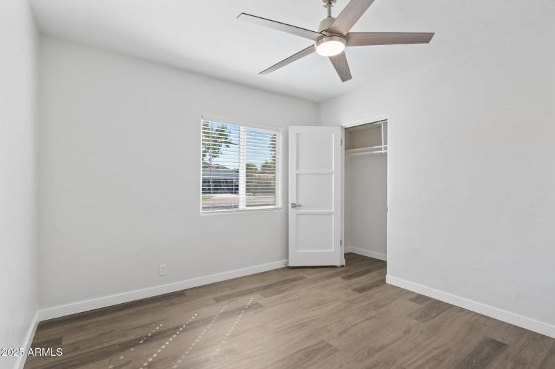 26-web-or-mls-2310-e-amelia-ave