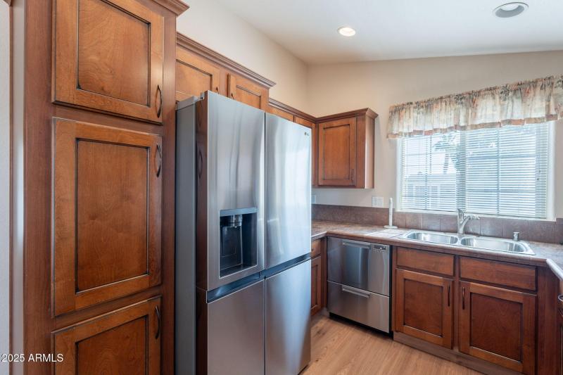 10-web-or-mls-El Mirage-10