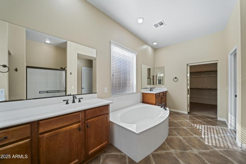 29051 N 69th Ave 00023