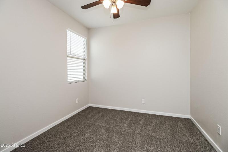 019-photo-bedroom-14849877