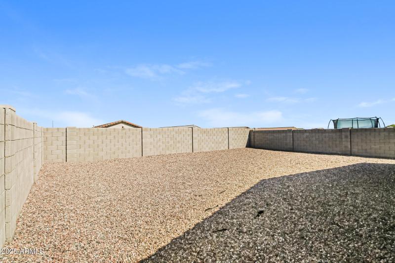 025-photo-exterior-14849874