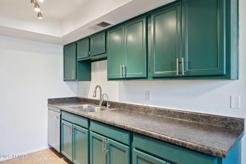 16-web-or-mls-1276-n-85th-pl