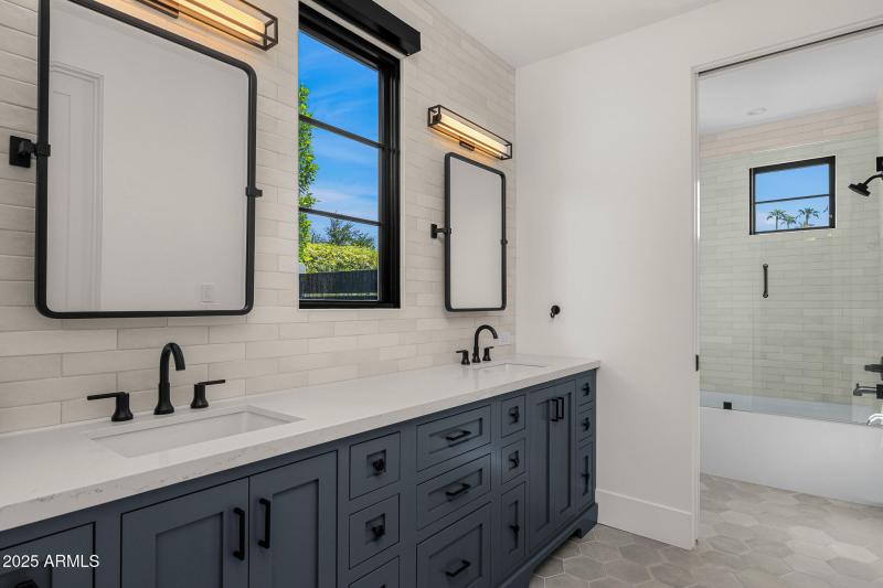 40guest bathrooom3_1