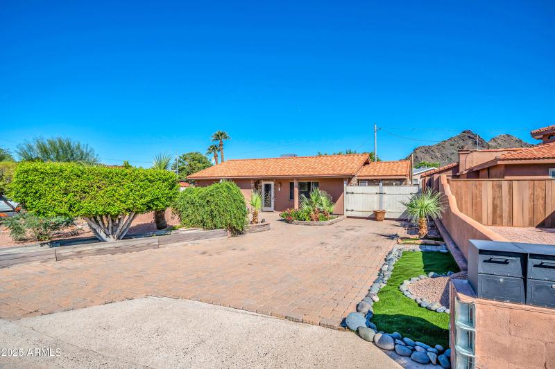 1448 E Royal Palm Rd-3