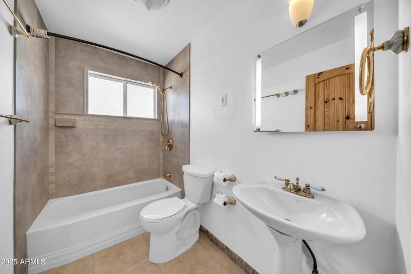 1448 E Royal Palm Rd-13