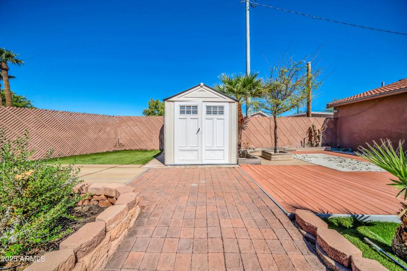 1448 E Royal Palm Rd-18