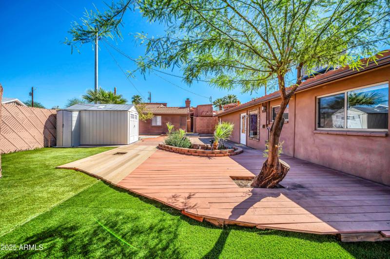 1448 E Royal Palm Rd-19