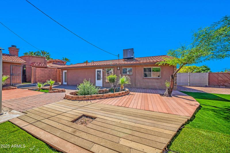 1448 E Royal Palm Rd-26