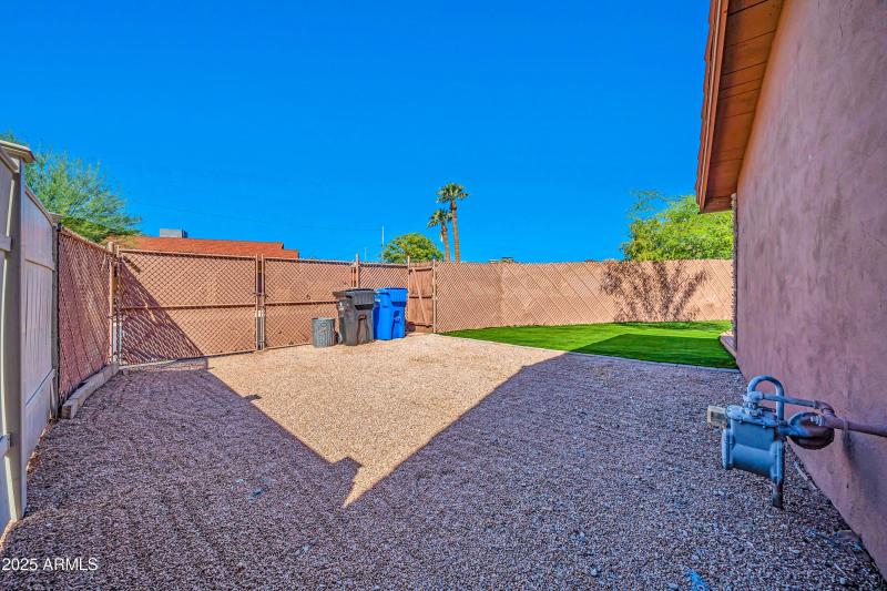 1448 E Royal Palm Rd-29