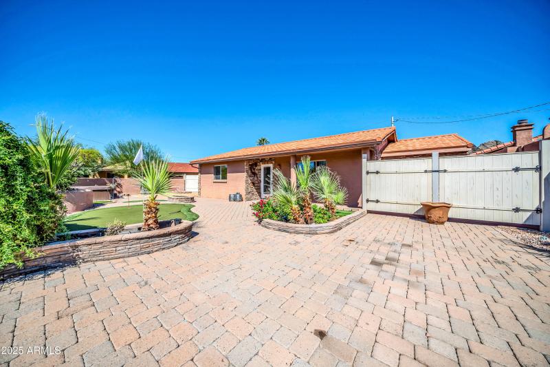 1448 E Royal Palm Rd-34