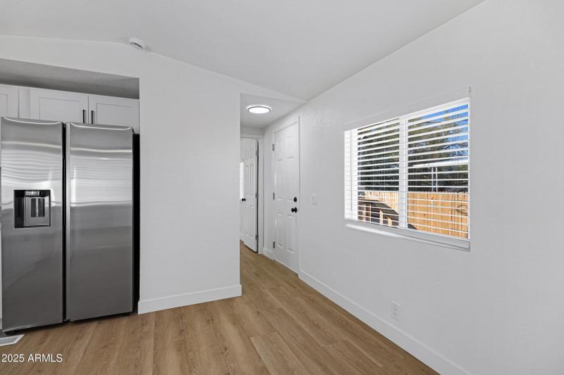 1644 N Desert View Dr-19