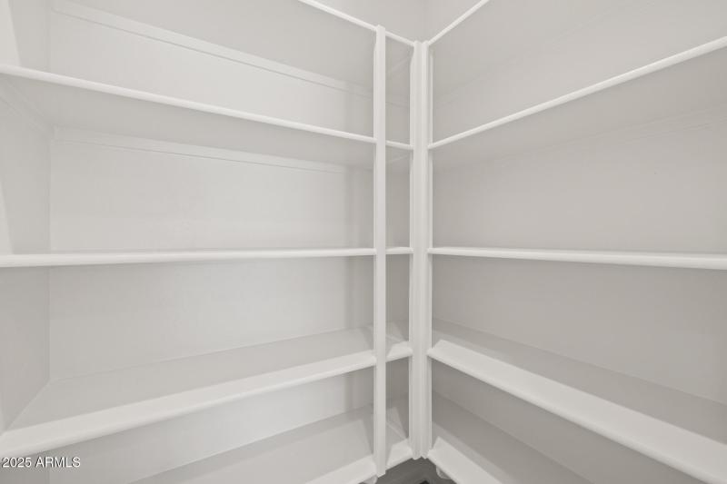 27)PANTRY