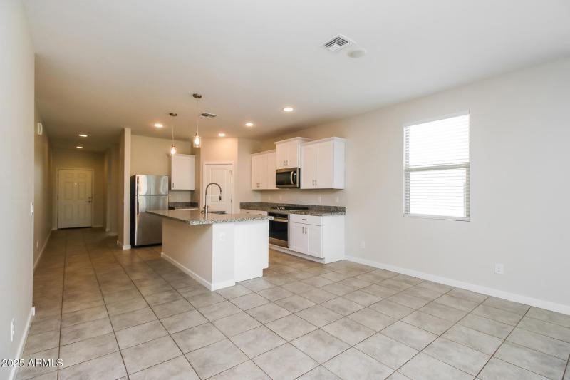 005-photo-living-room-14849490