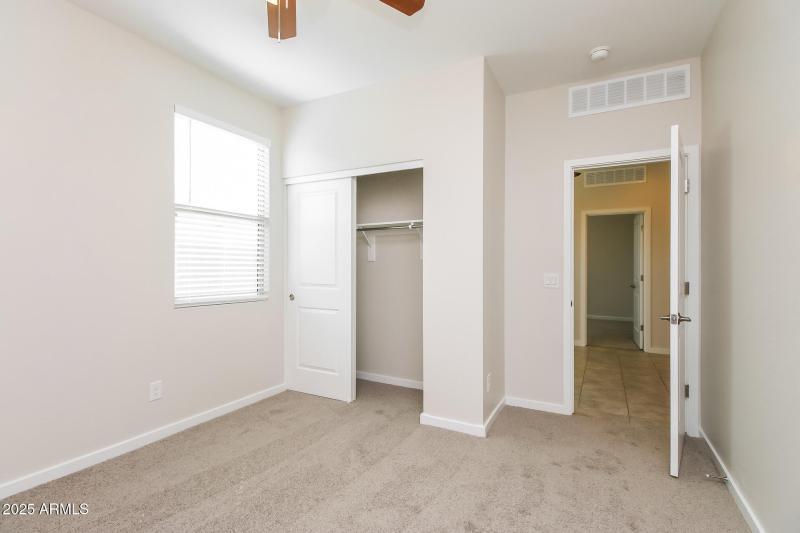 019-photo-bedroom-14849481