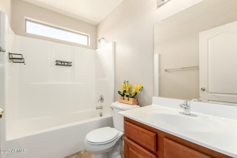 Hallway Bathroom - Lush