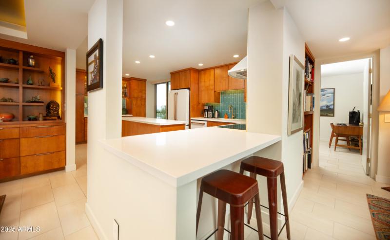 20 Kitchen bar top 1