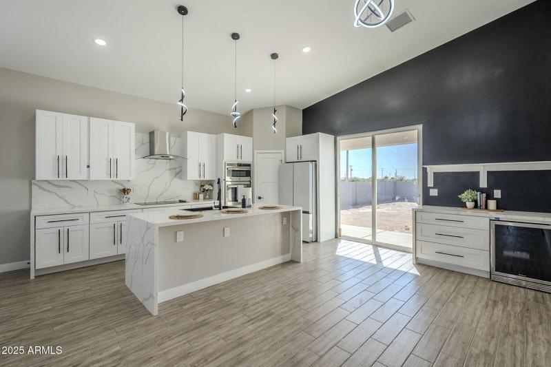 Kitchen/ Dining Area