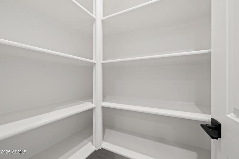 29)PANTRY