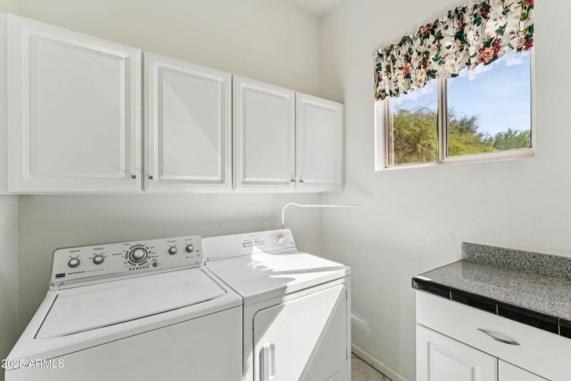 BRIGHT LAUNDRY ROOM