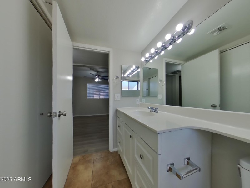 16_pc_VcQfyBHjww_TiU0rGCmiX_layout_0