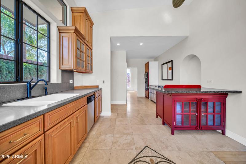 1450 E Royal Palm Rd-24