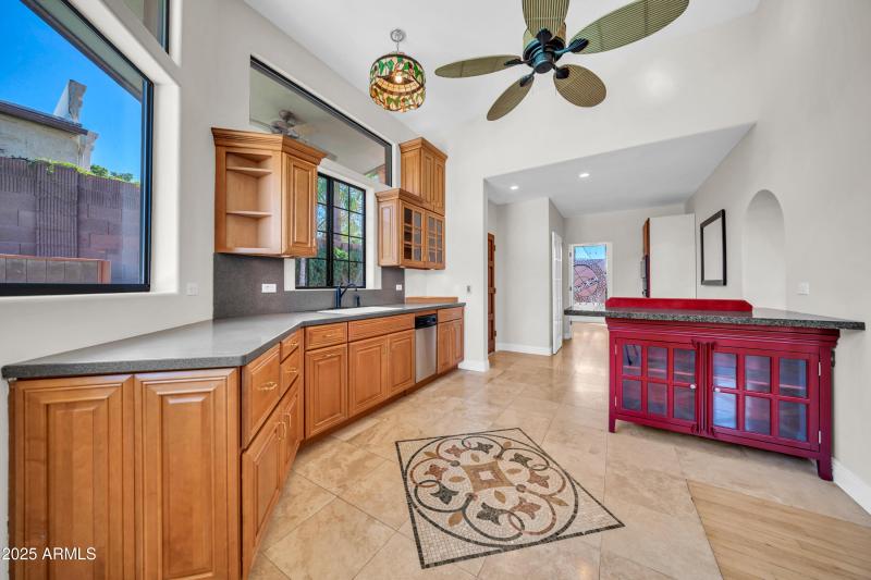 1450 E Royal Palm Rd-27