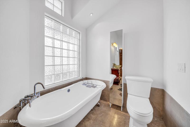 1450 E Royal Palm Rd-28