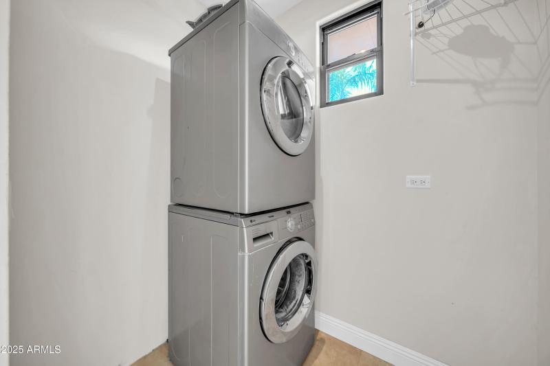 1450 E Royal Palm Rd-39