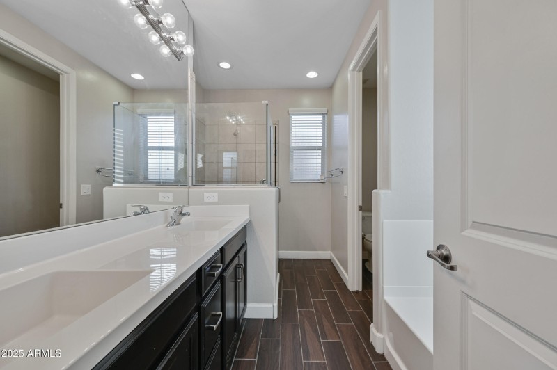 ocupix-32156N132D-16