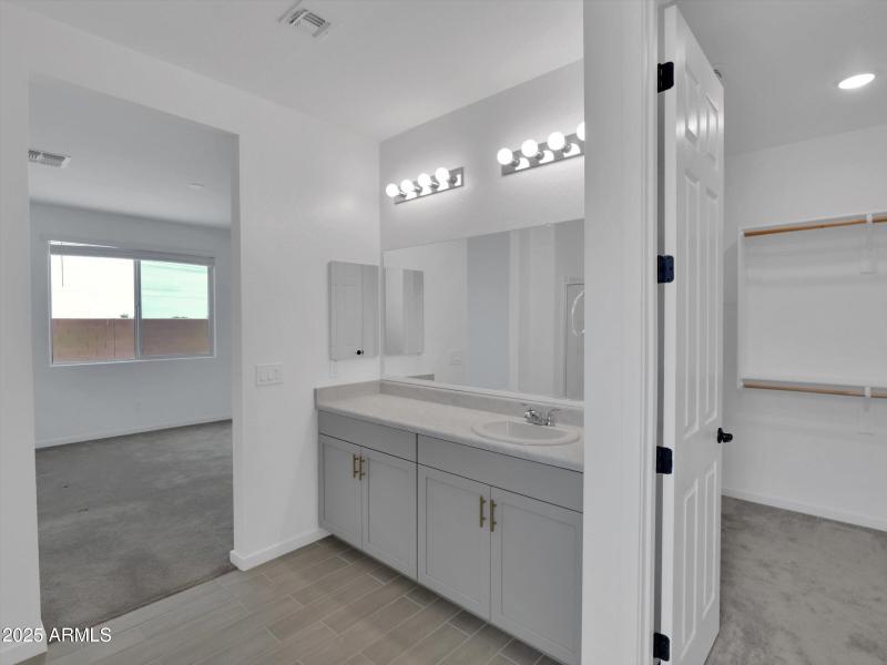 21-1707 W Hopi Dr-21