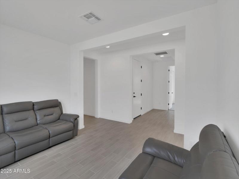 32-1707 W Hopi Dr-32