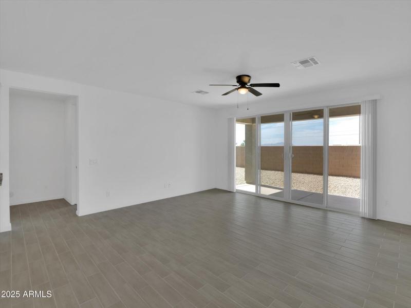 37-1707 W Hopi Dr-37