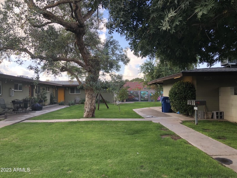 Exterior View of front Yard